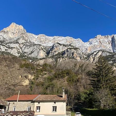 Apartmán Entre La Montagne Et La Riviere Sinsat Exteriér fotografie