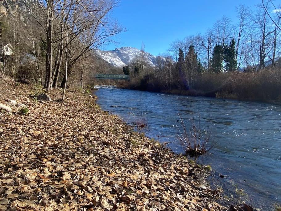 Apartmán Entre La Montagne Et La Riviere Sinsat Exteriér fotografie